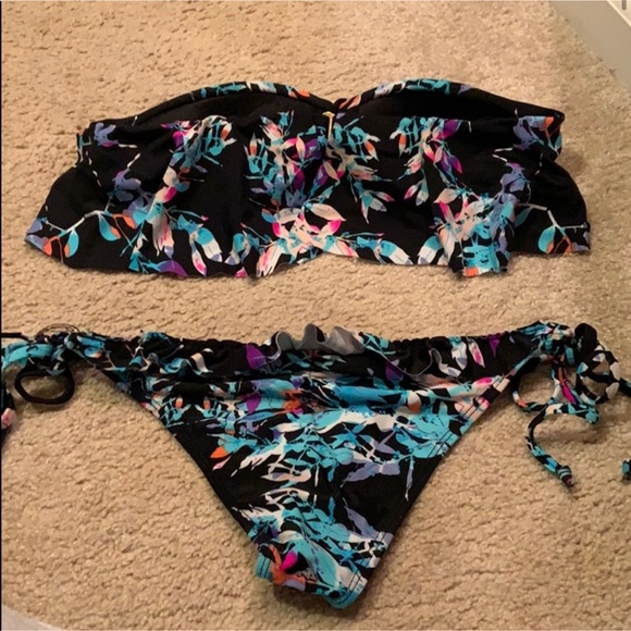 Beach Riot Ruffle Magic Bandeau Bikini Set - Picture 3 of 4